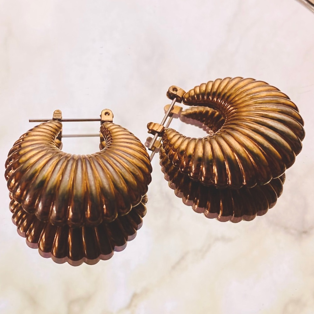 Vintage Glam Shell Earrings